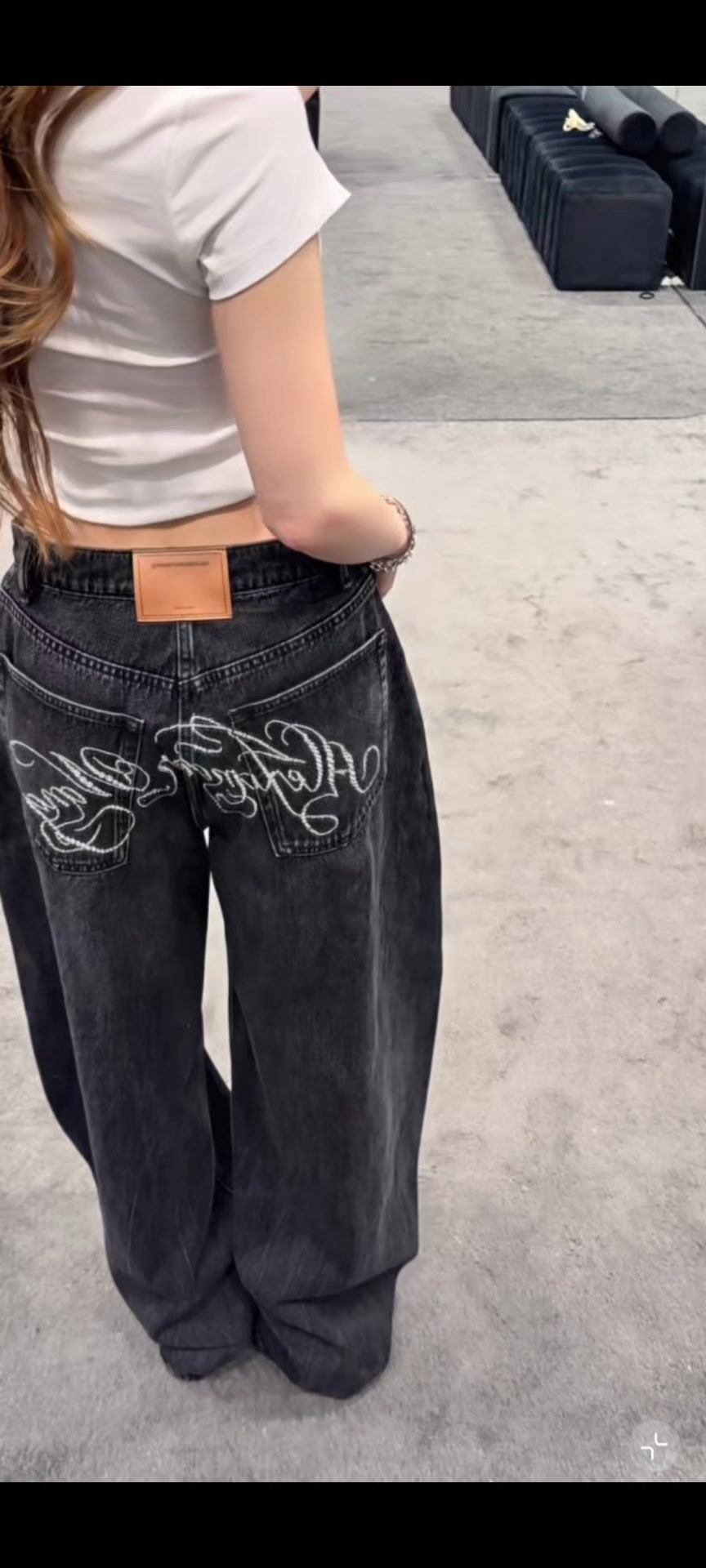 Alexander Wang Crystal Cursive Logo Blow Up · A3337 — תמונה 3