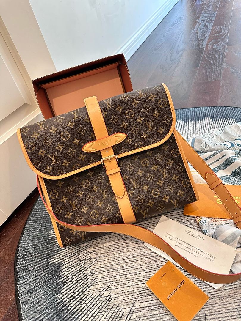 Louis Vuitton Saumur · ZT13996 — תמונה 9