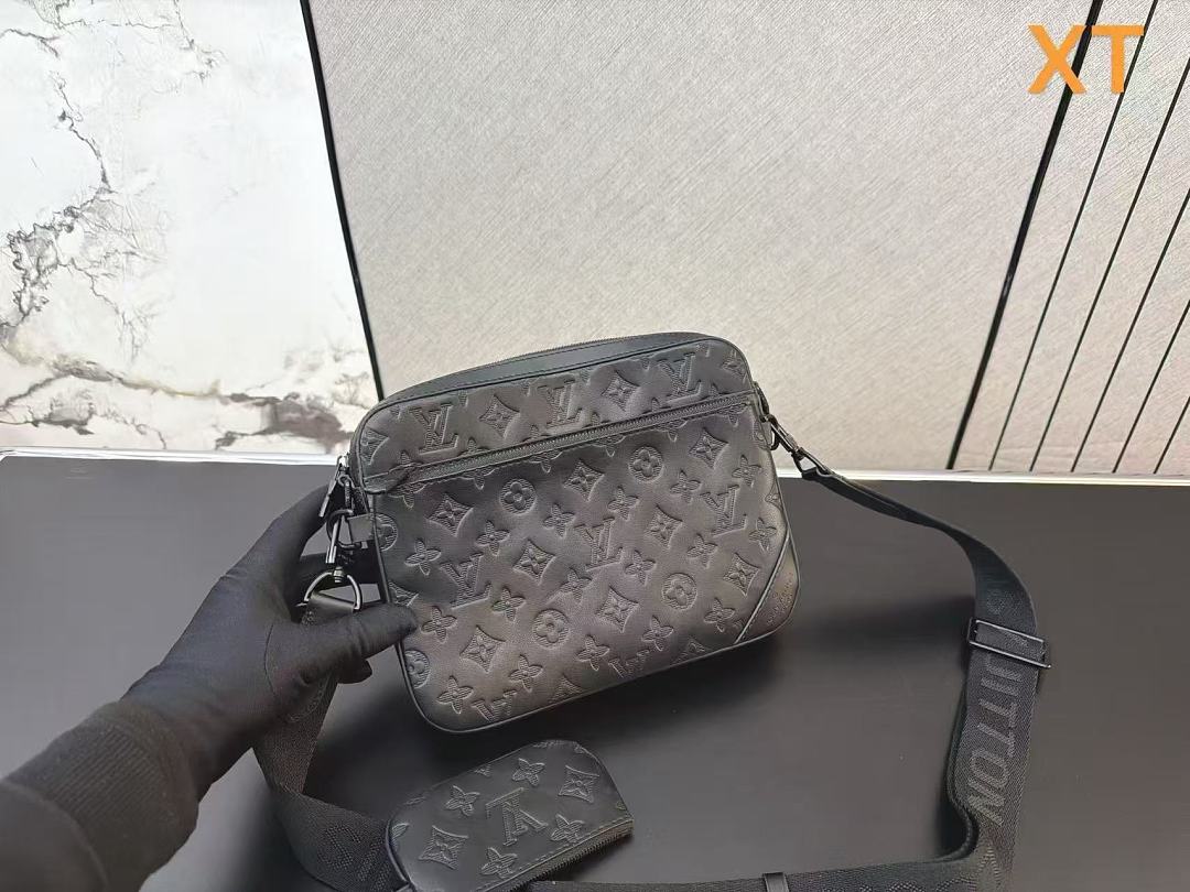 Louis Vuitton Trio Messenger Monogram Shadow · ZT13684 — תמונה 9