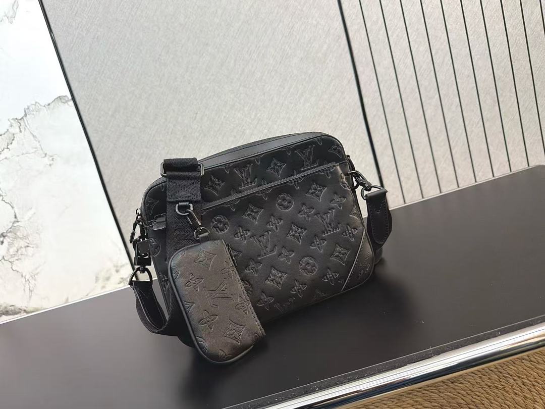 Louis Vuitton Trio Messenger Monogram Shadow · ZT13684 — תמונה 5