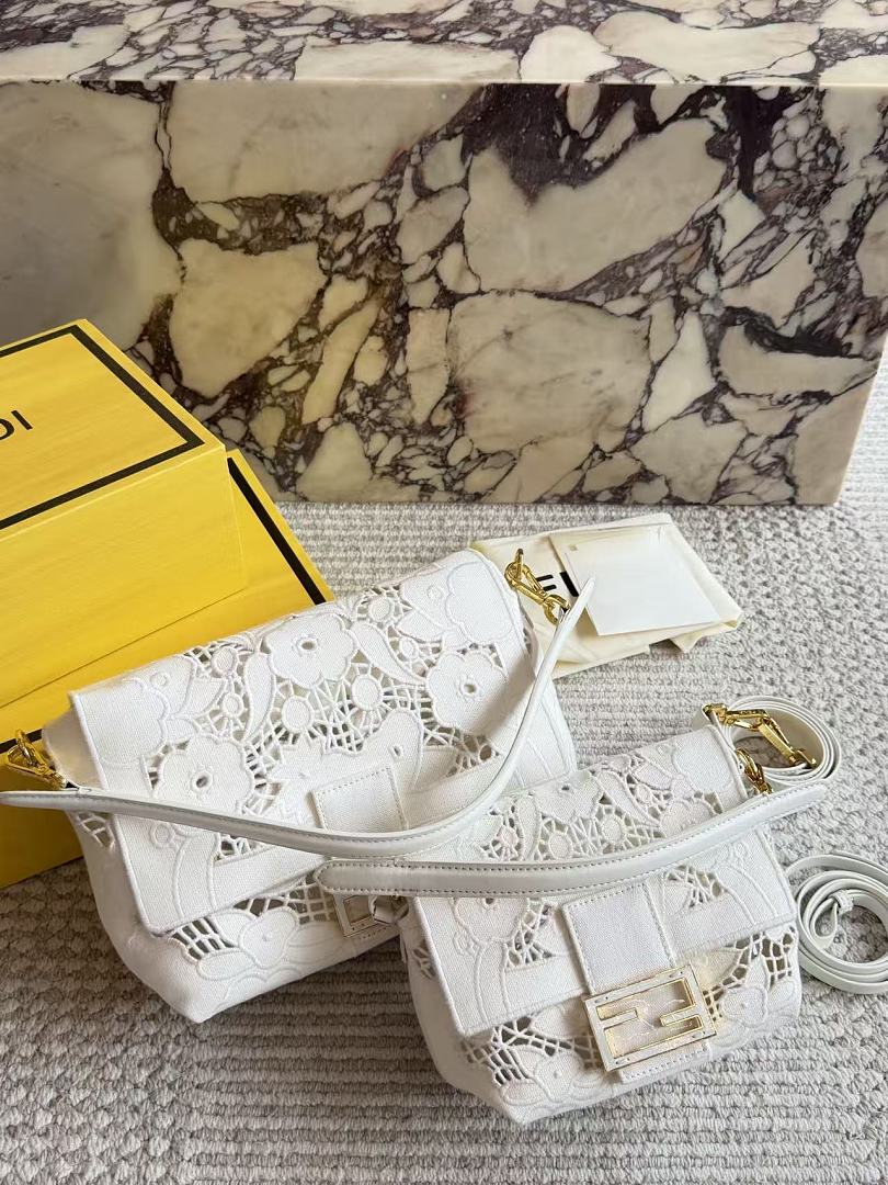 Fendi Mamma Baguette · ZT13808 — תמונה 9
