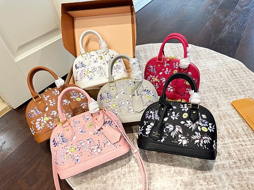 Louis Vuitton Alma BB · ZT13656