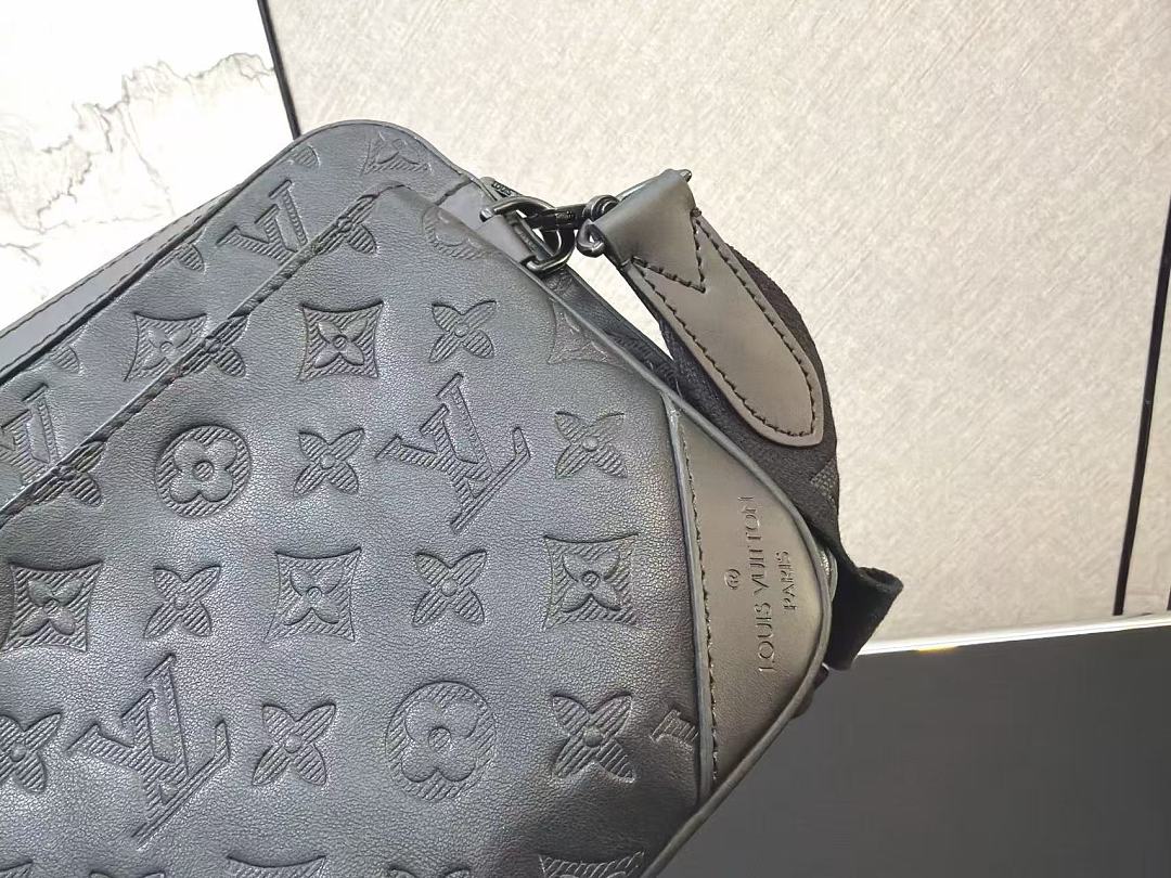 Louis Vuitton Trio Messenger Monogram Shadow · ZT13684 — תמונה 3