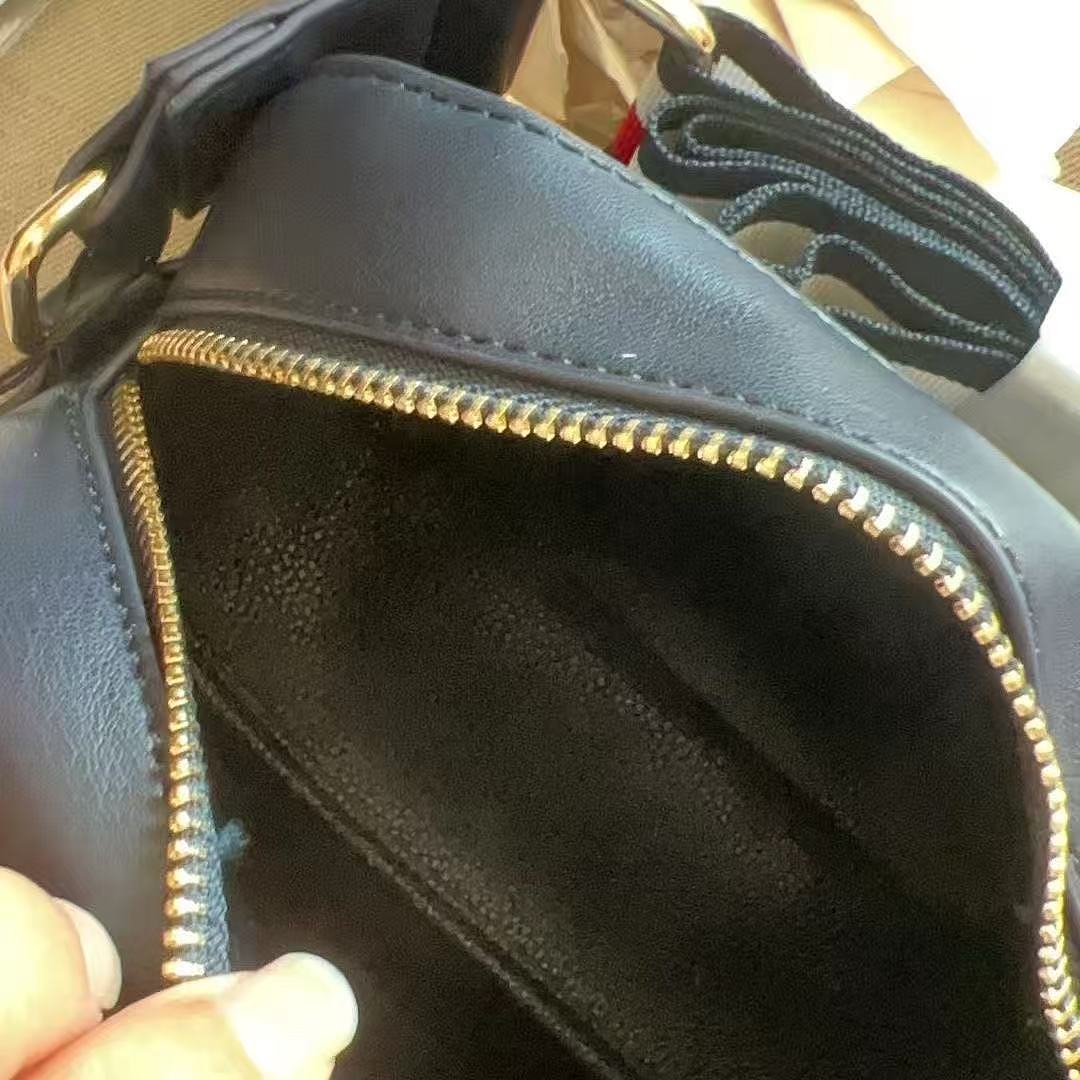Tommy Hilfiger Signature Stripe Crossbody · ZT13753 — תמונה 4