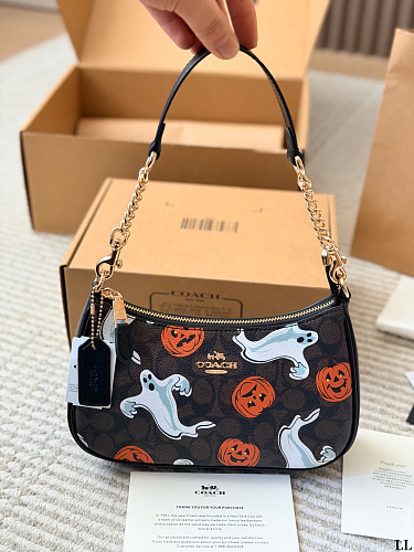 Coach Teri · ZT13997