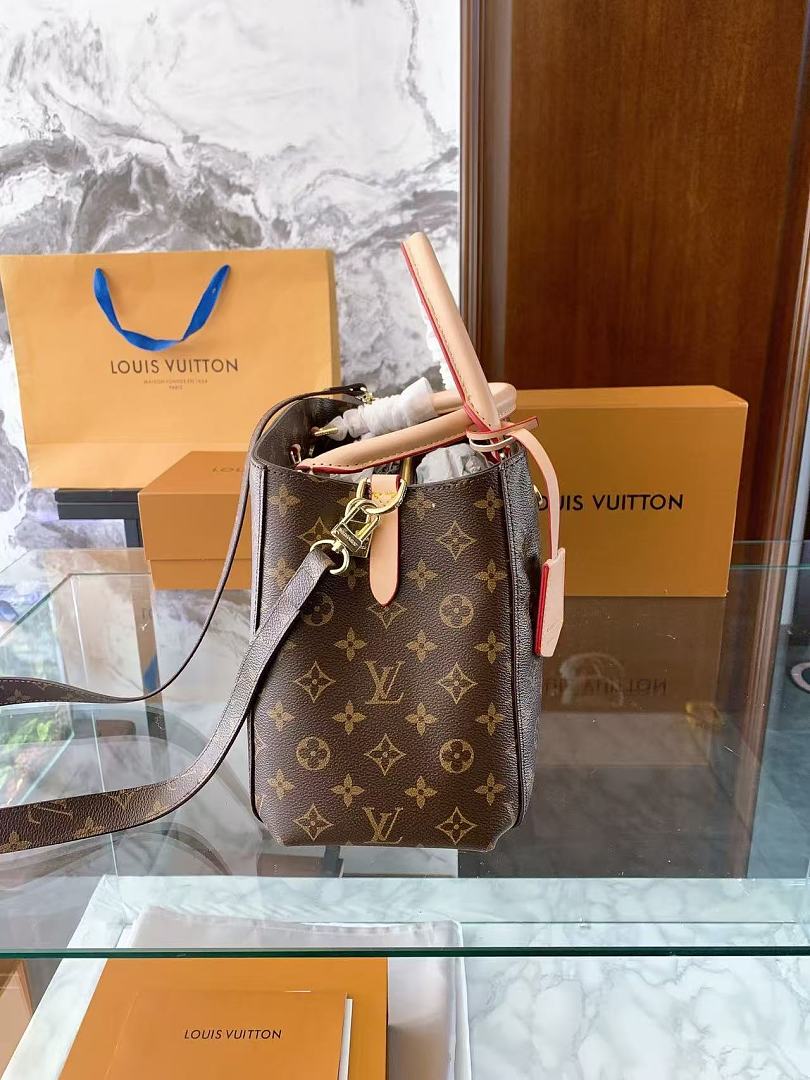 Louis Vuitton Montaigne · ZT13729 — תמונה 2