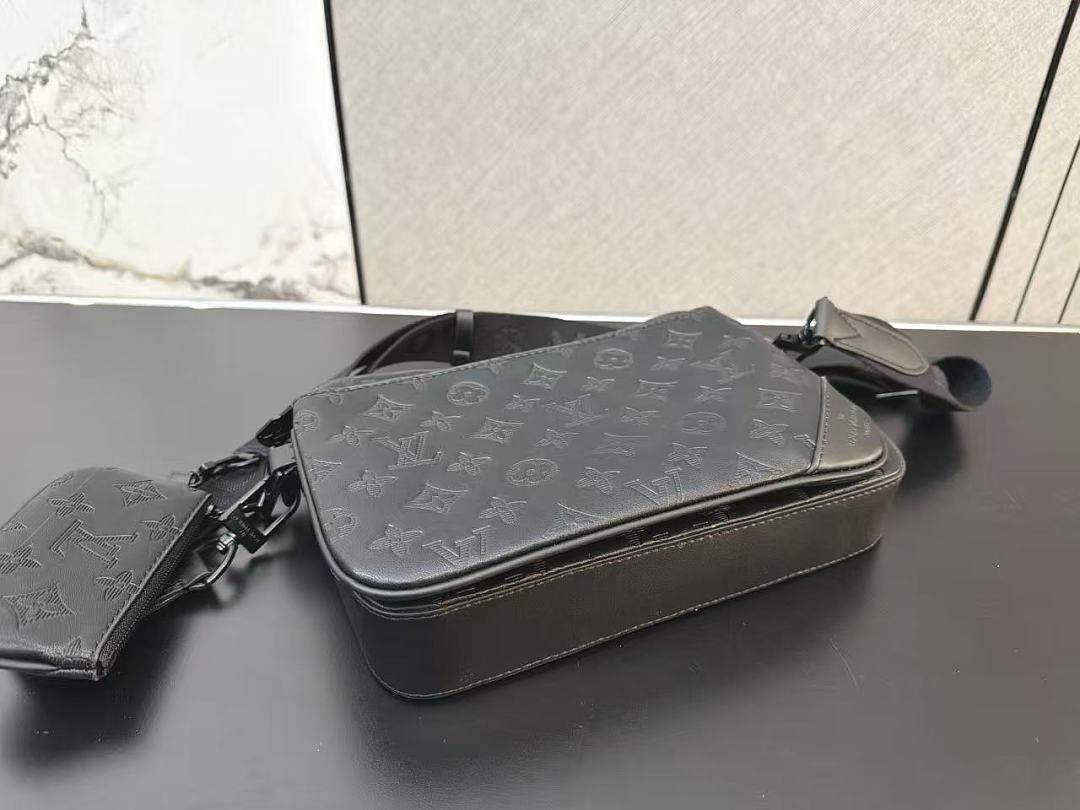 Louis Vuitton Trio Messenger Monogram Shadow · ZT13684 — תמונה 6