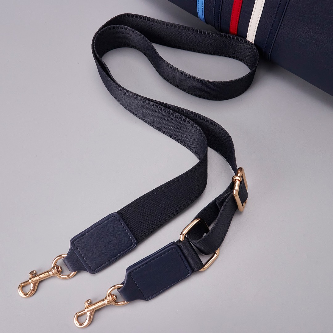 Tommy Hilfiger Signature Stripe Tote · A3340 — תמונה 4