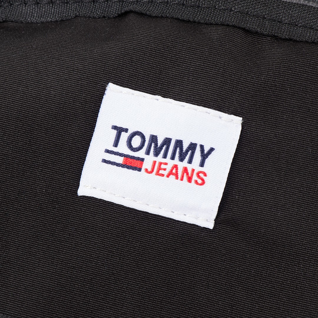 Tommy Jeans Denim Patchwork Reporter Bag · A3461 — תמונה 6