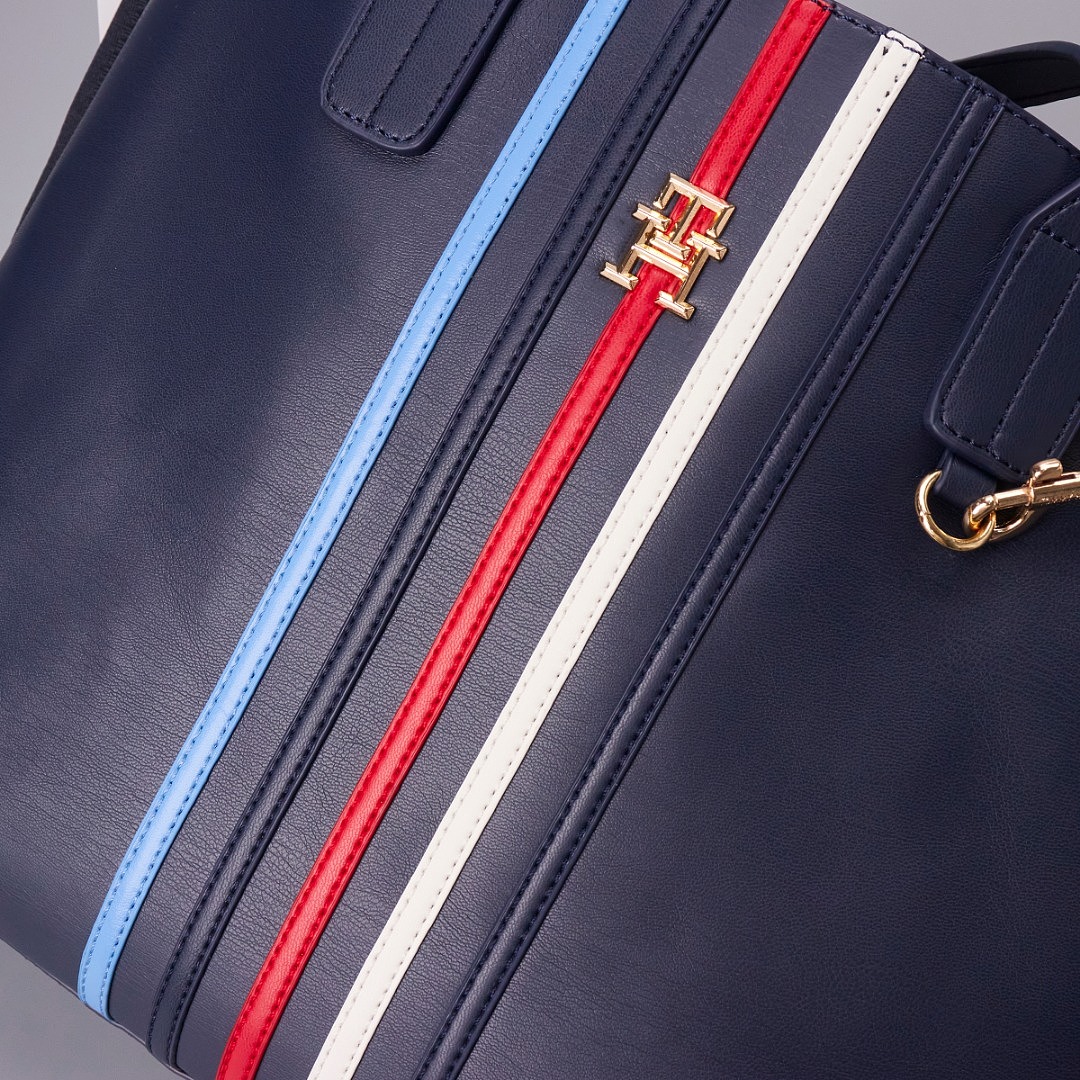 Tommy Hilfiger Signature Stripe Tote · A3340 — תמונה 11