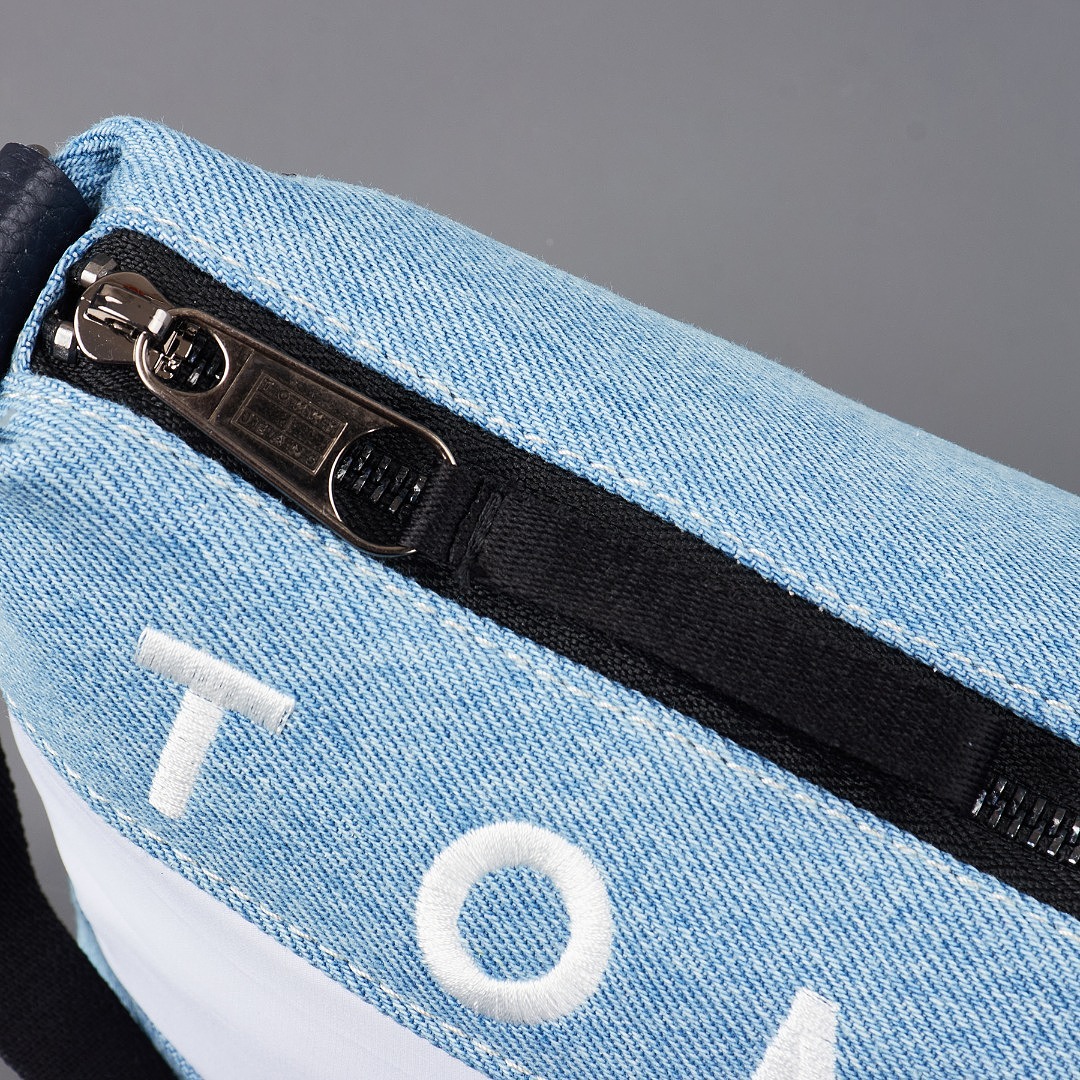Tommy Hilfiger Tommy Jeans Denim Shoulder Bag · A3469 — תמונה 7
