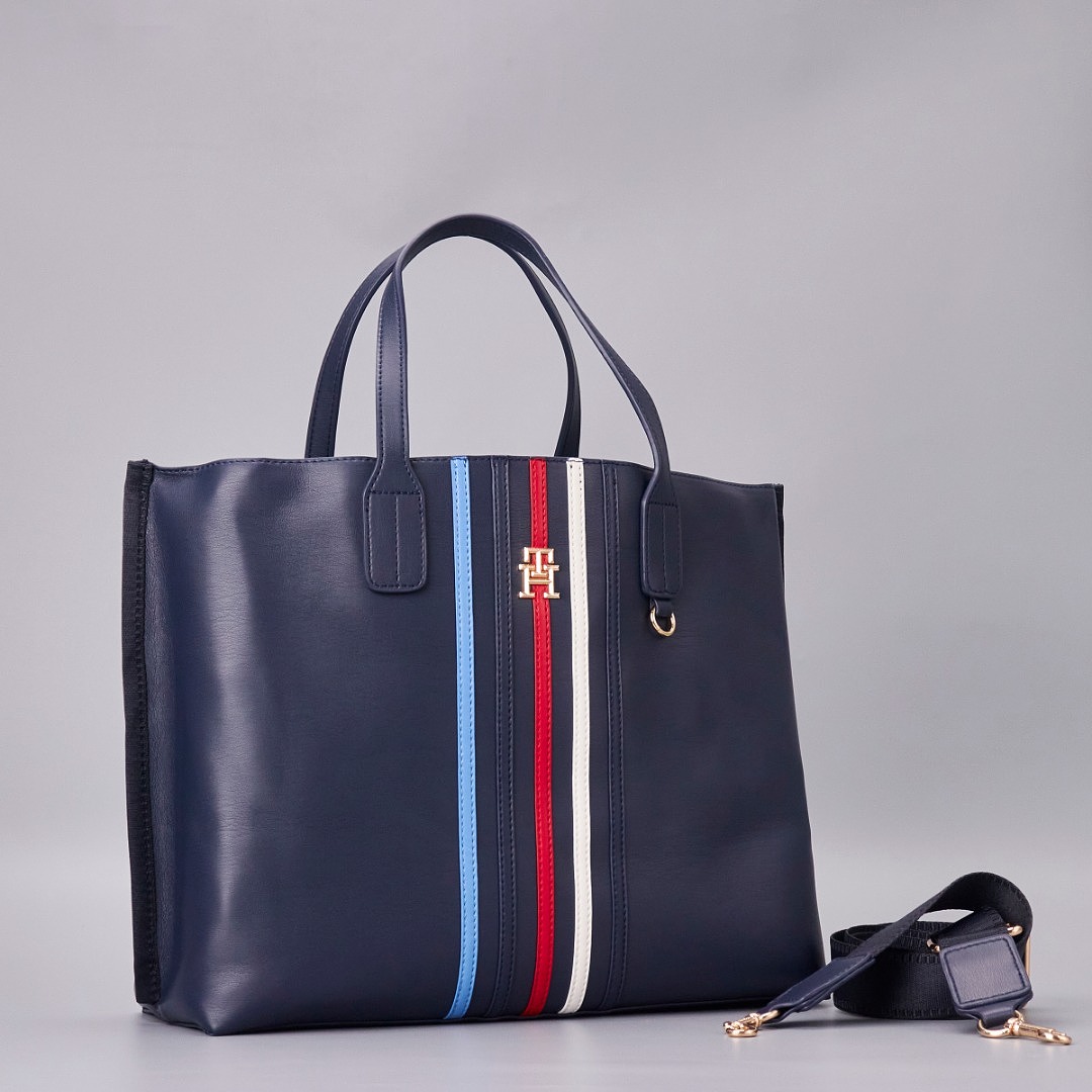 Tommy Hilfiger Signature Stripe Tote · A3340 — תמונה 17