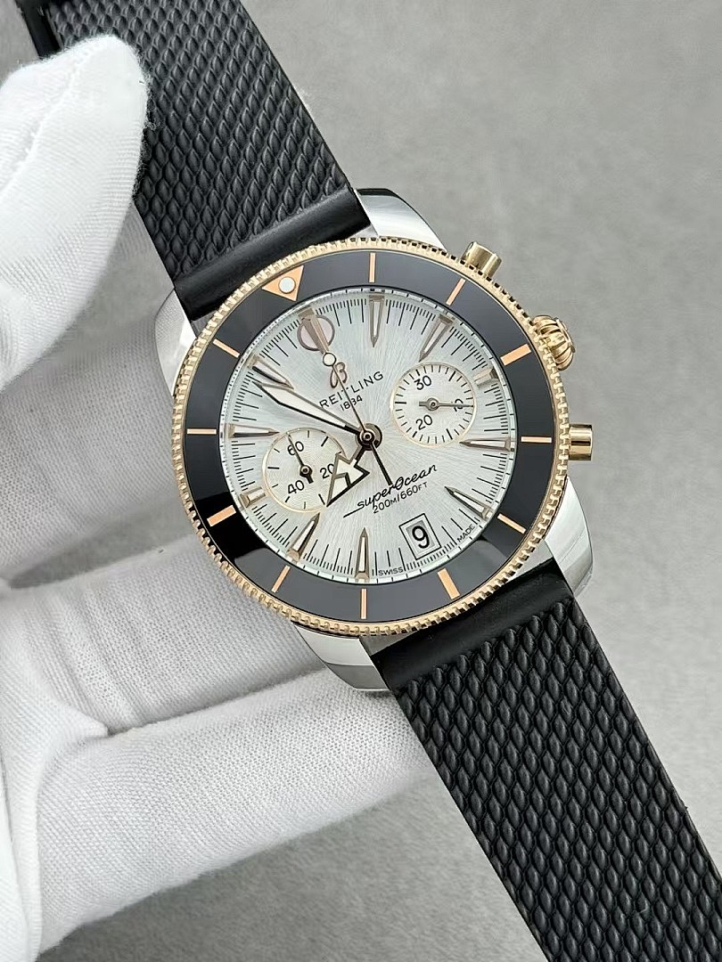 Breitling Superocean Heritage B01 Chronograph 42 · BRW11 — תמונה 2