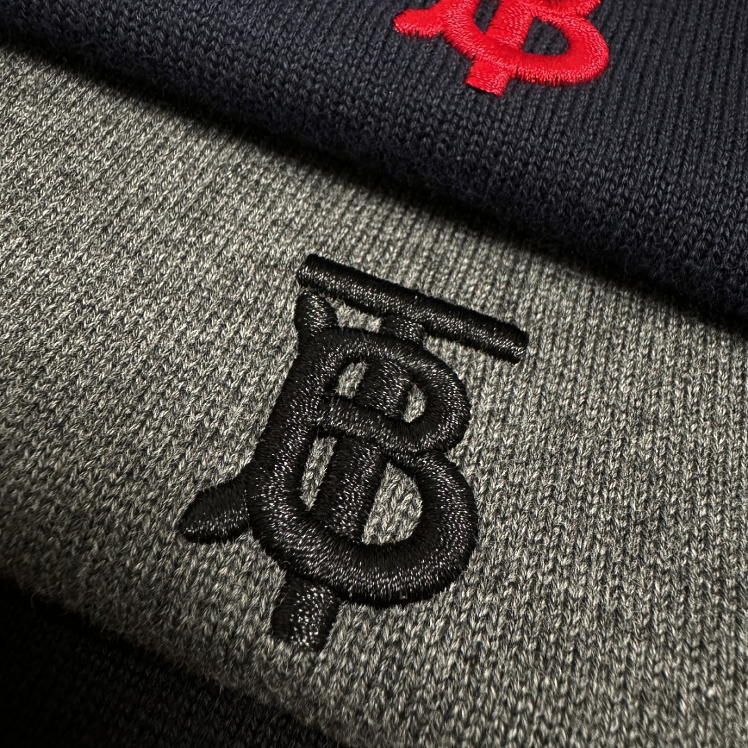 Burberry Half-zip Sweater · A3418 — תמונה 9