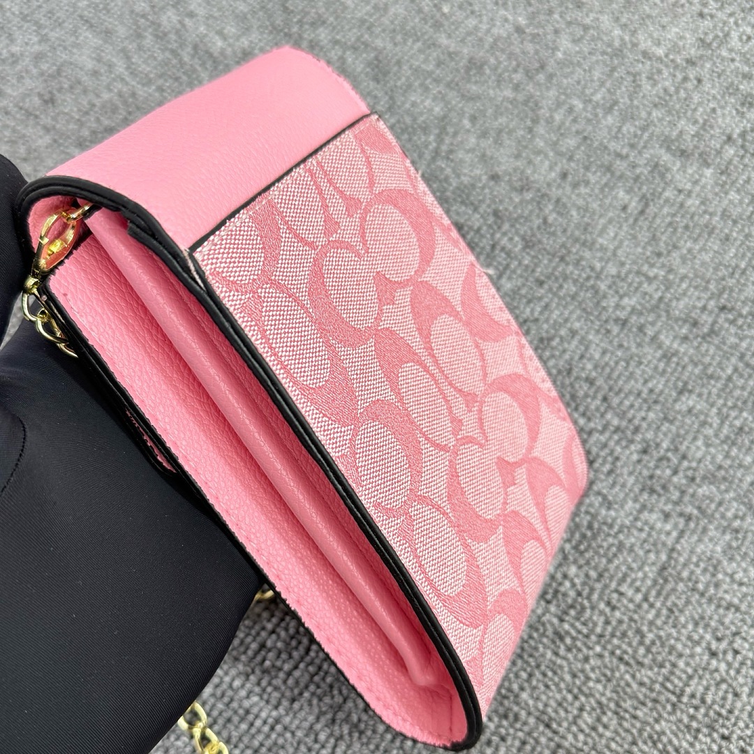 coach EC2582
