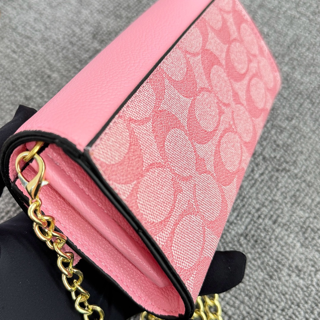 coach EC2580