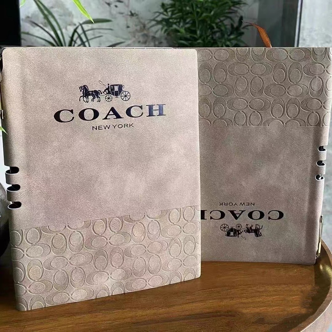 coach WC18082