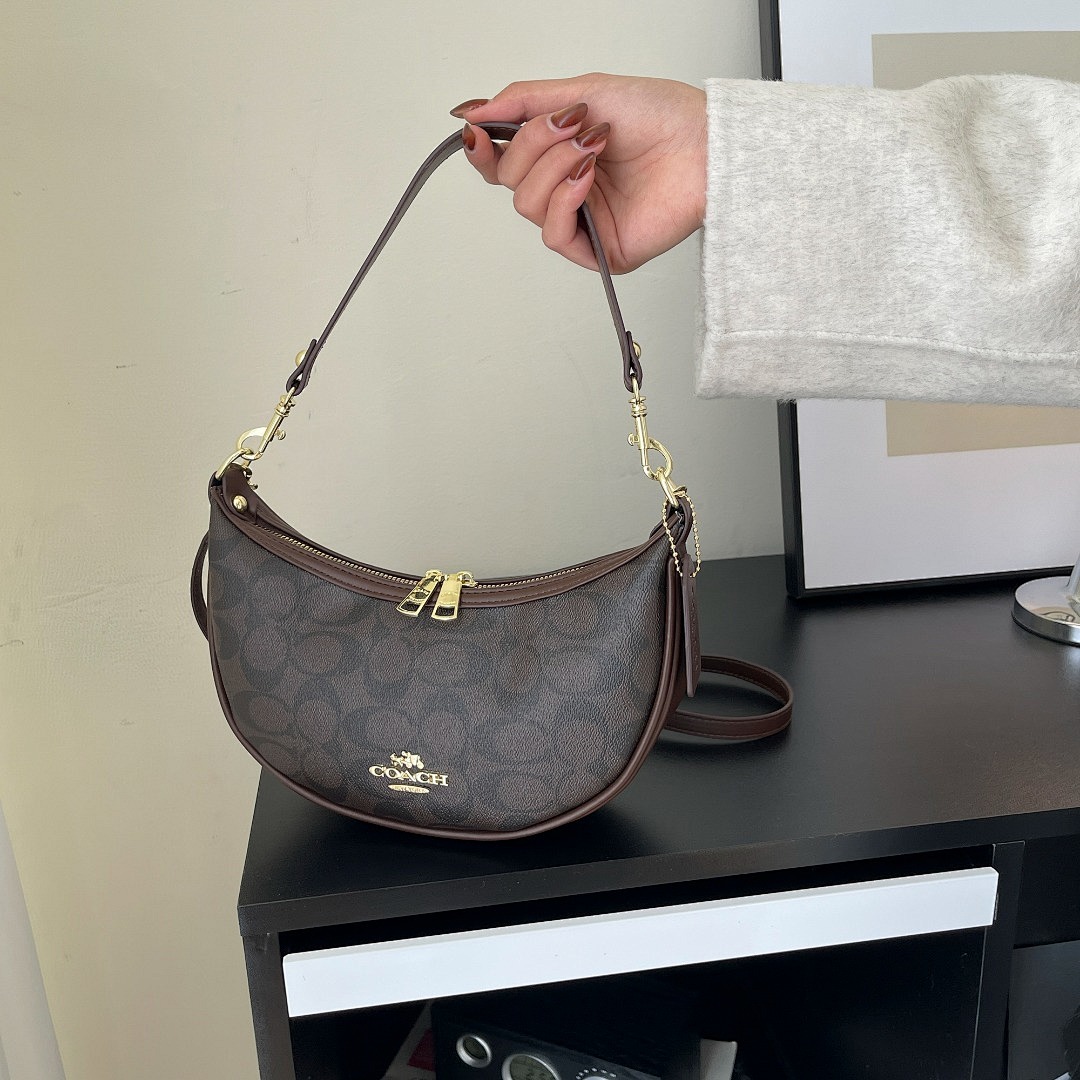 COACH HE7901