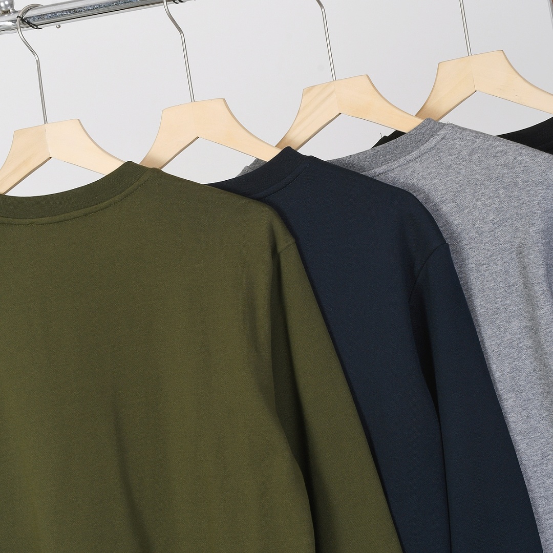 Calvin Klein Monologo Fleece Crewneck Sweatshirt · A3301 — תמונה 14