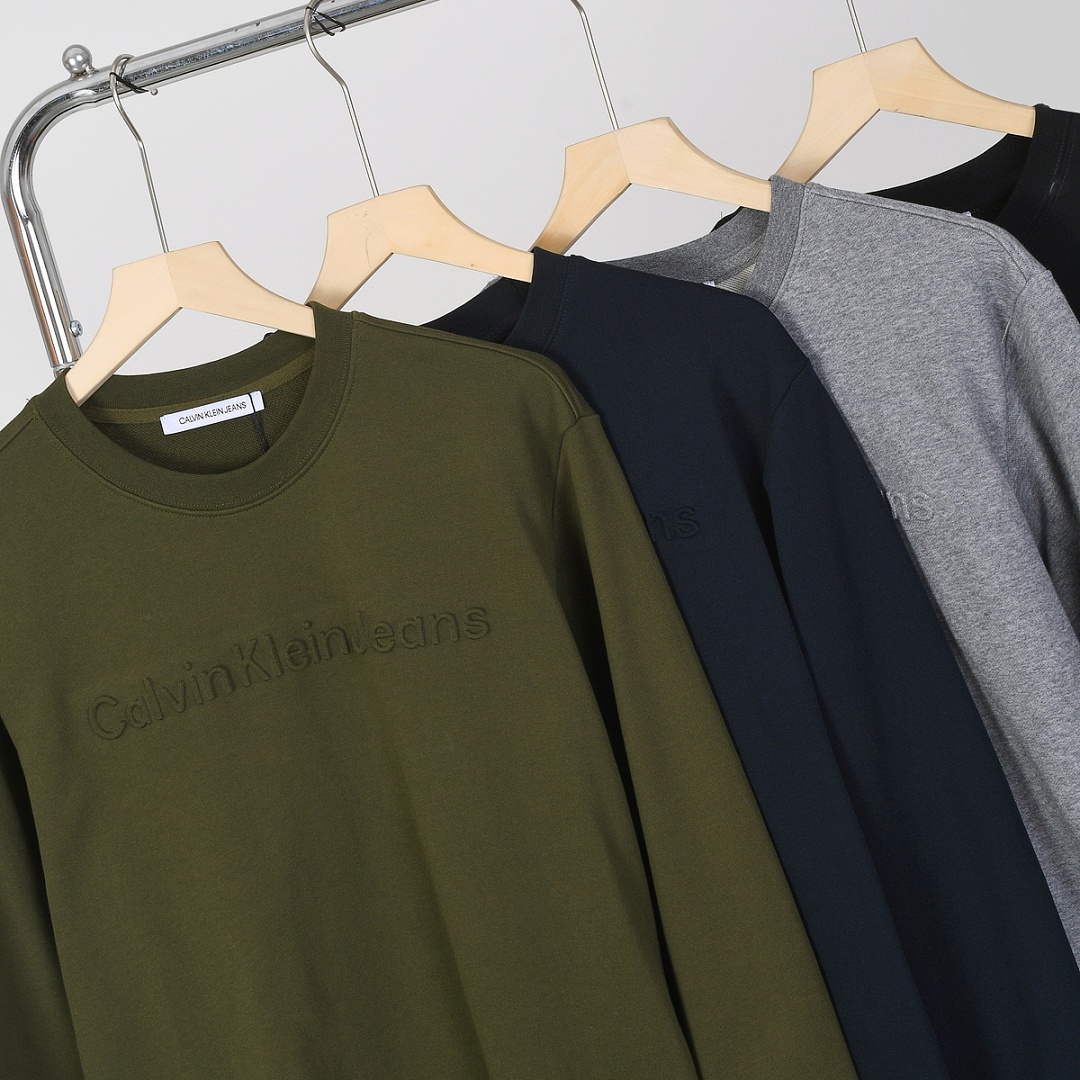 Calvin Klein Monologo Fleece Crewneck Sweatshirt · A3301 — תמונה 20