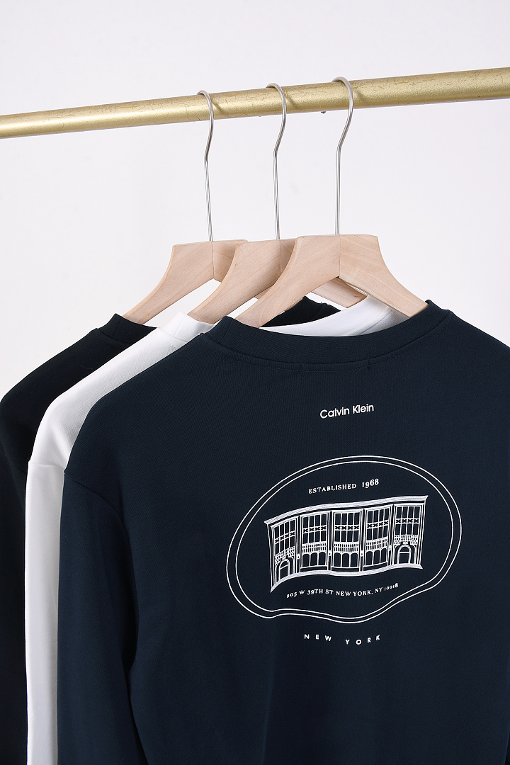 Calvin Klein Logo Reverse Terry Crew Neck · A3350 — תמונה 12