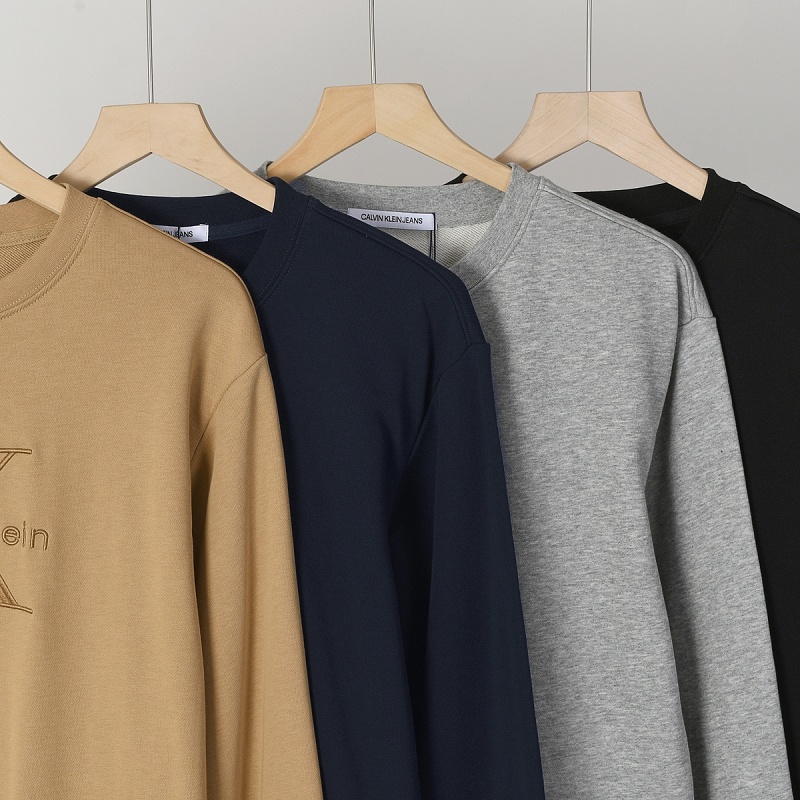 Calvin Klein Monologo Fleece Sweatshirt · A3282 — תמונה 31