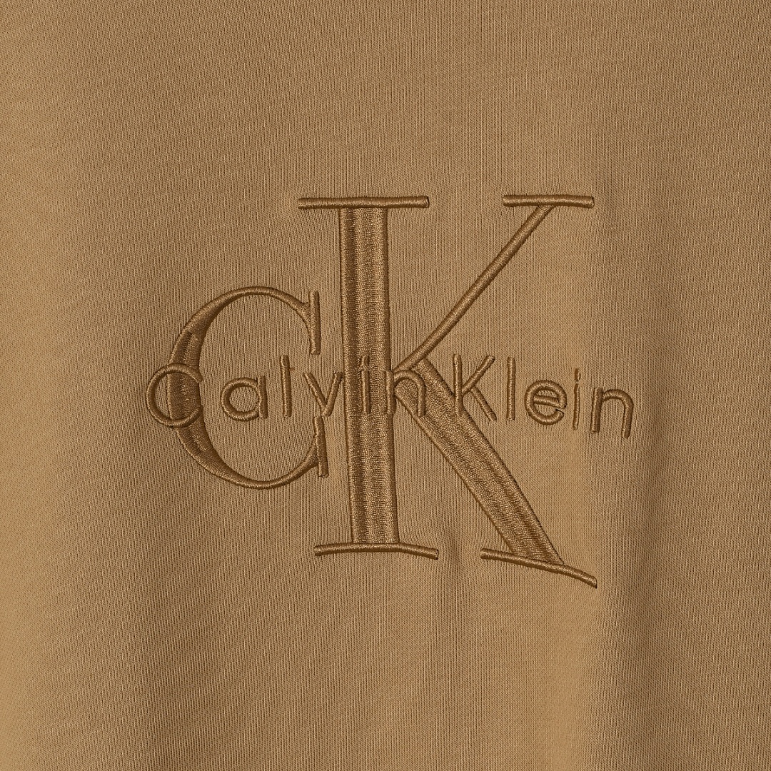 Calvin Klein Monologo Fleece Sweatshirt · A3282 — תמונה 10