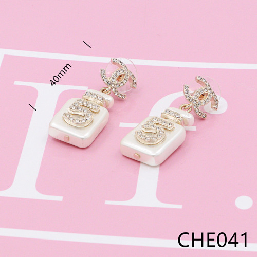 CHE4 Chanel