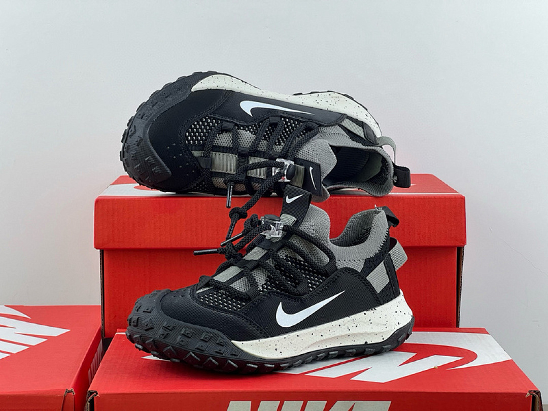 NIKE ZT8971