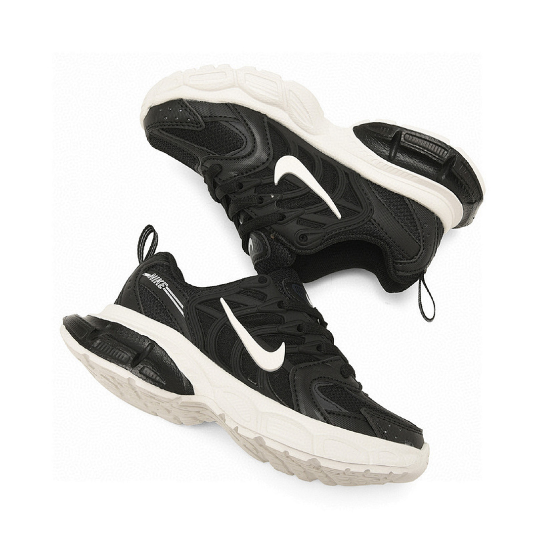 NIKE ZT8973