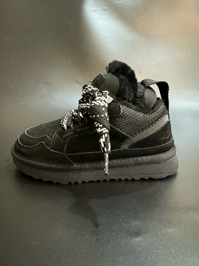 UGG ZT8891