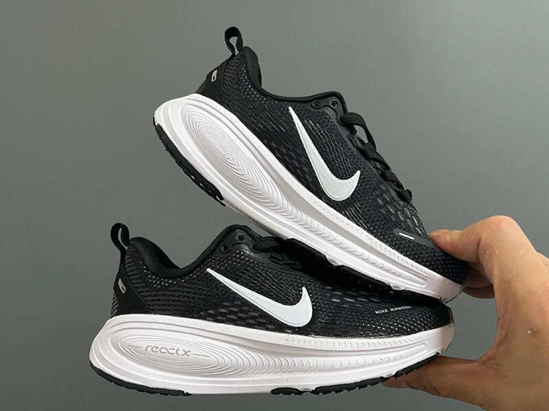 NIKE ZT8967