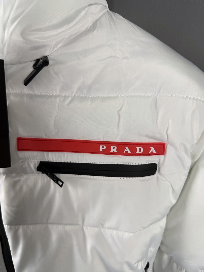 Prada Cropped Technical Re-Nylon Down Jacket · ZT14014 — תמונה 36