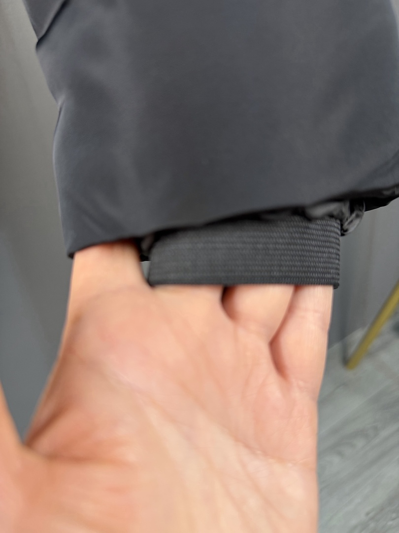 Prada Cropped Technical Re-Nylon Down Jacket · ZT14014 — תמונה 15
