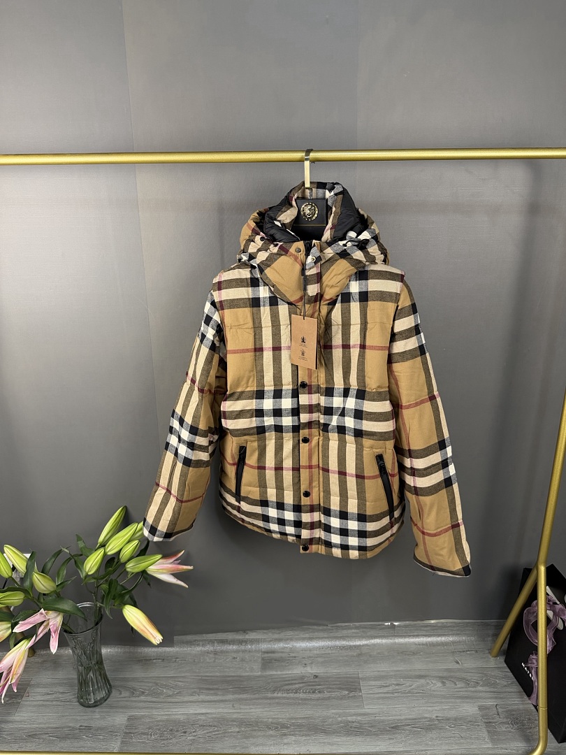 Burberry Check Hooded Puffer Jacket · ZT14041