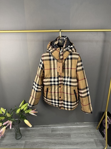 Burberry Check Hooded Puffer Jacket · ZT14041
