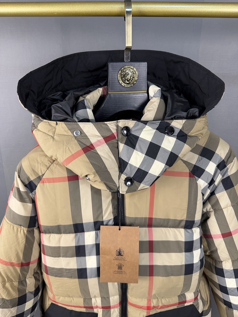 Burberry Check Hooded Puffer Jacket · ZT14037 — תמונה 3