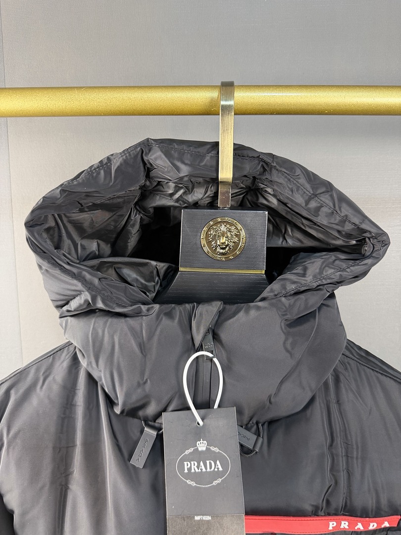 Prada Cropped Technical Re-Nylon Down Jacket · ZT14014 — תמונה 12