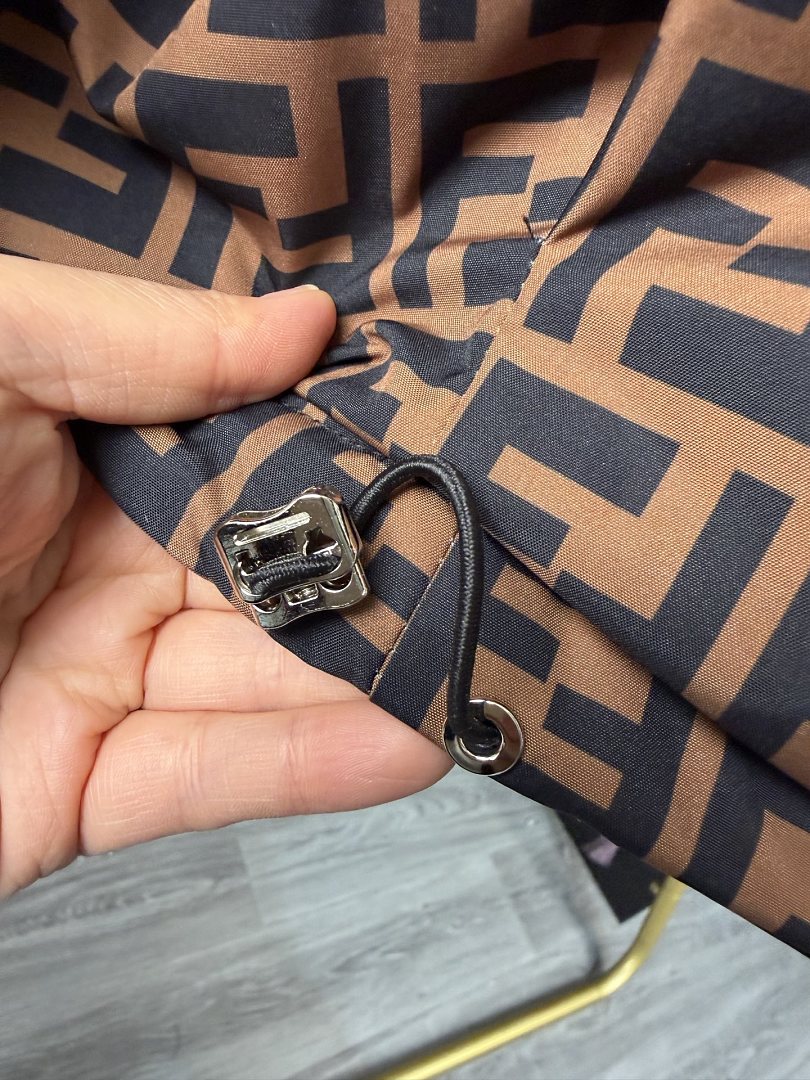 Fendi Puffer Jacket · ZT14012 — תמונה 9