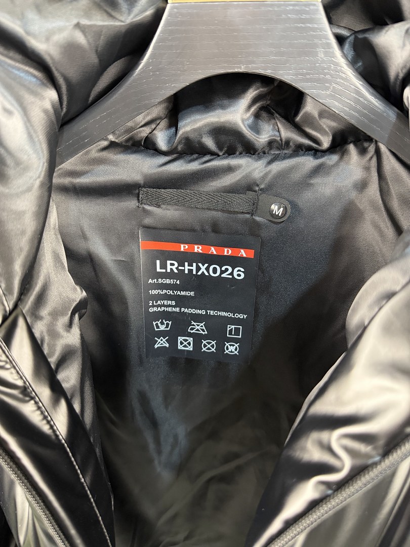 Prada Light Re-Nylon Hooded Puffer Jacket · ZT14013 — תמונה 8
