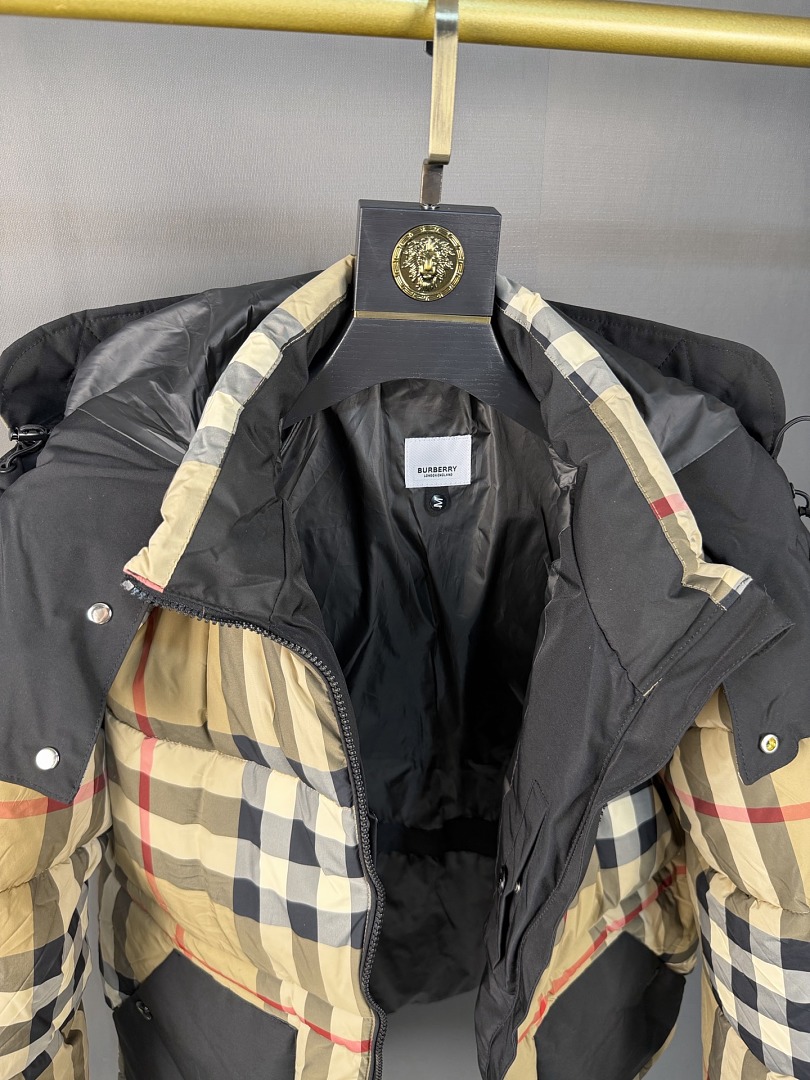 Burberry Check Hooded Puffer Jacket · ZT14037 — תמונה 6