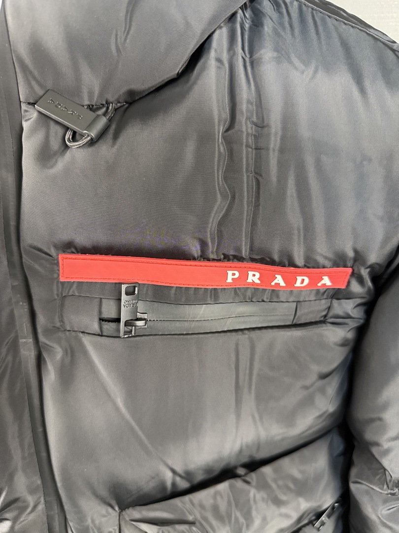 Prada Cropped Technical Re-Nylon Down Jacket · ZT14014 — תמונה 13