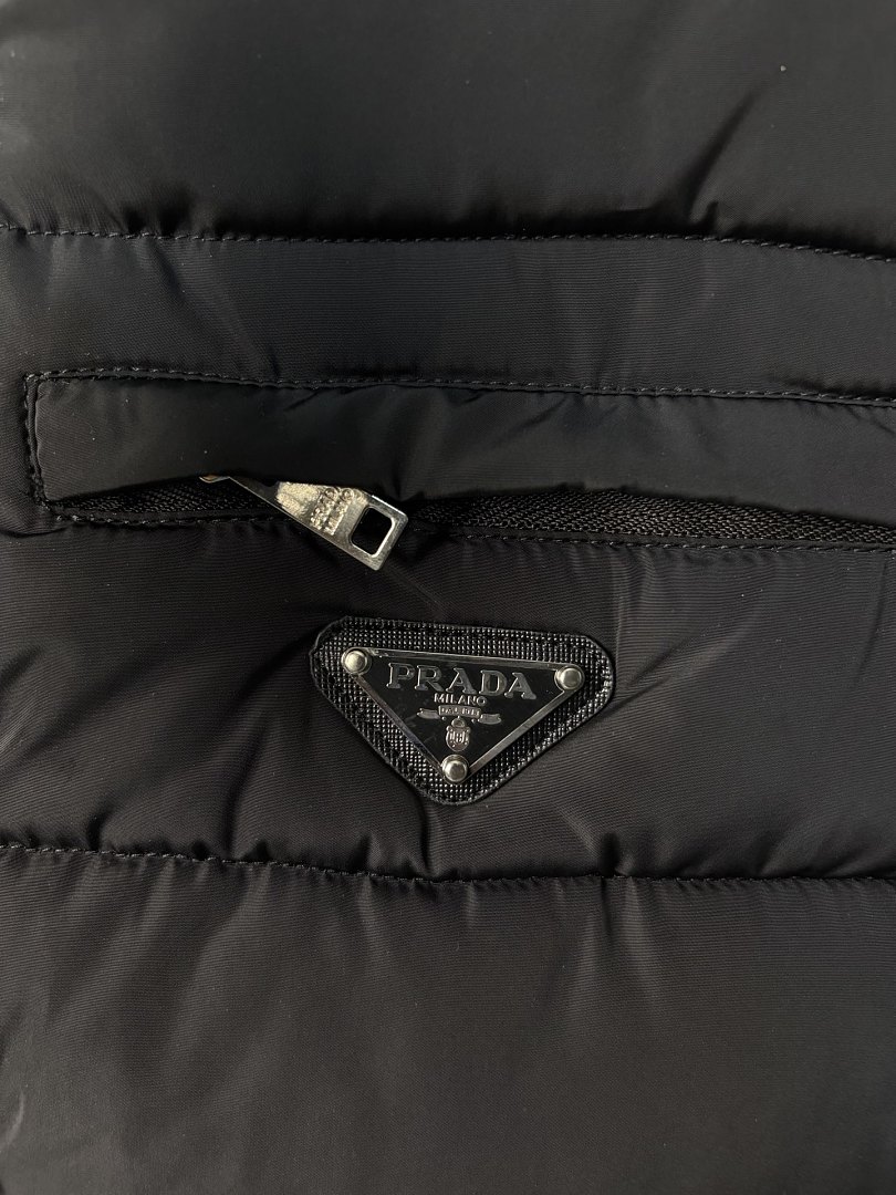 Prada Re-Nylon Down Vest · ZT14017 — תמונה 4