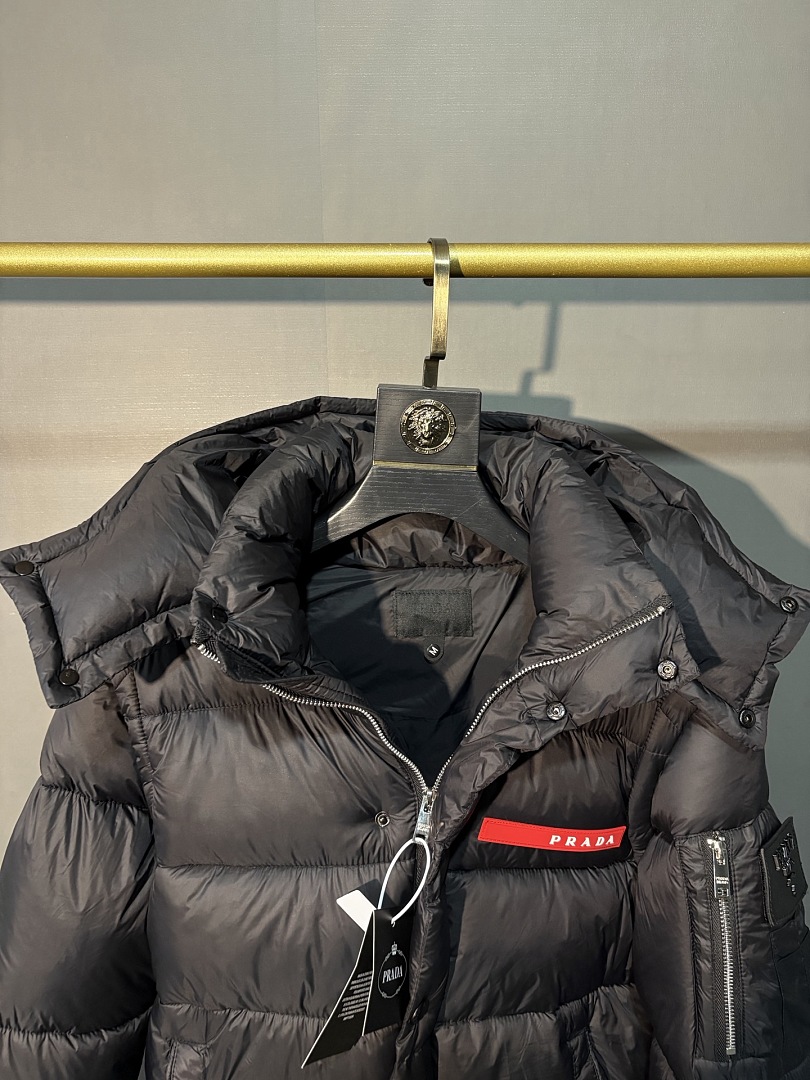 Prada Re-Nylon Down Coat · ZT14025 — תמונה 8