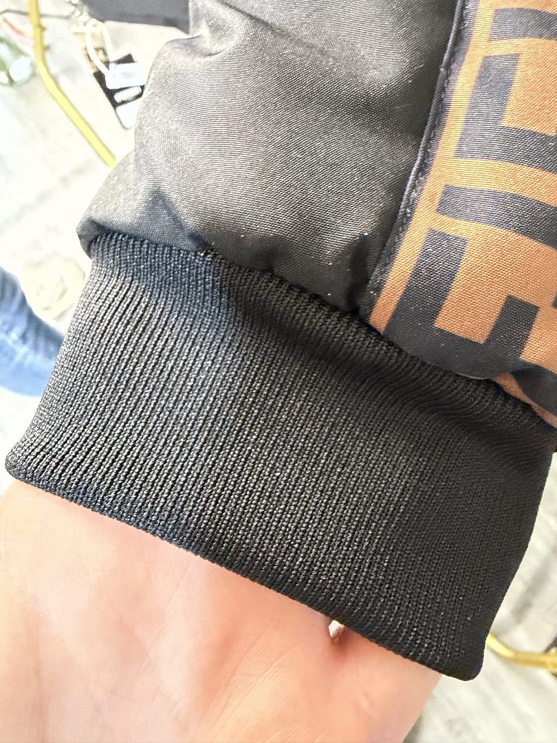 Fendi Puffer Jacket · ZT14012 — תמונה 11