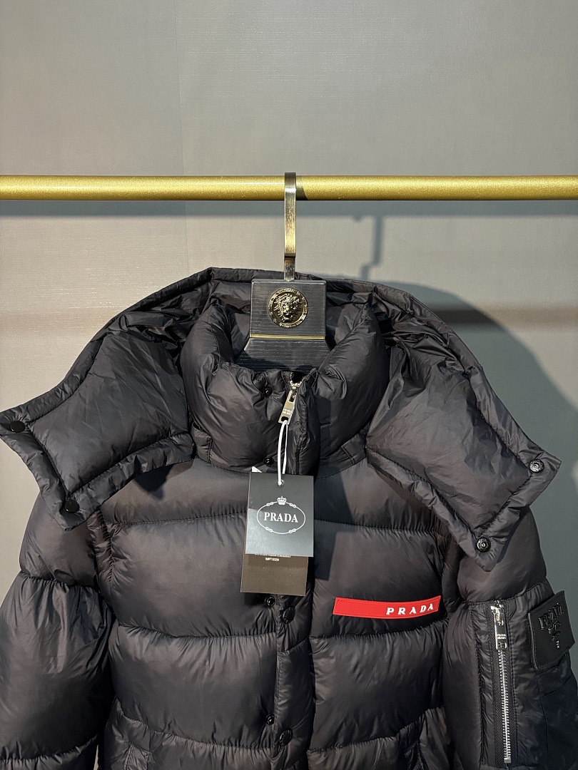 Prada Re-Nylon Down Coat · ZT14025 — תמונה 7