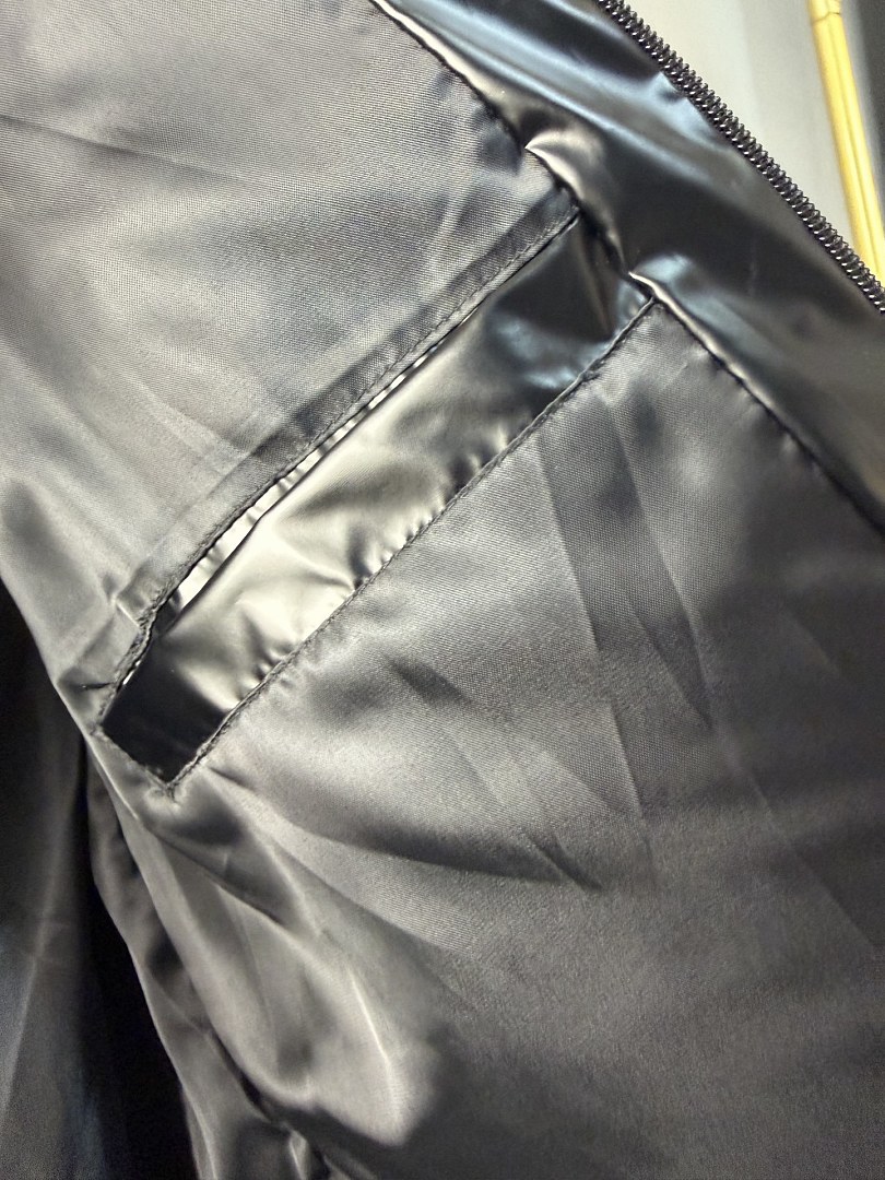 Prada Light Re-Nylon Hooded Puffer Jacket · ZT14013 — תמונה 9