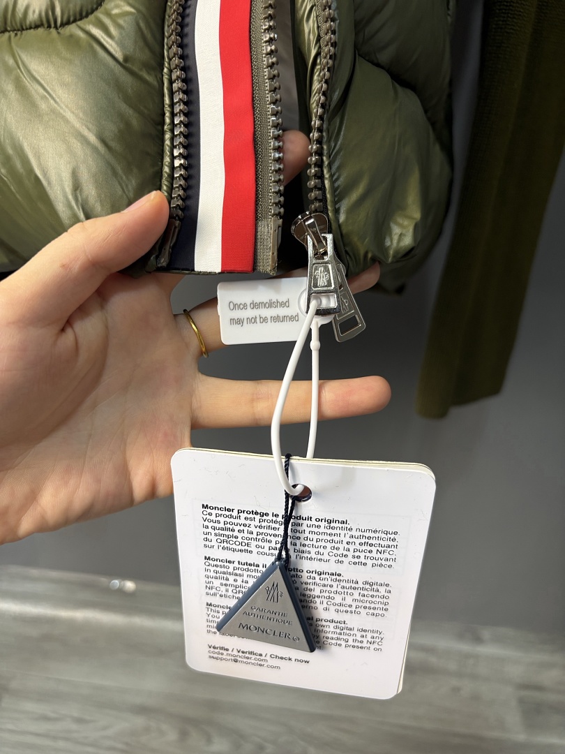 Moncler Grenoble Padded Wool Zip-Up Cardigan · ZT14050 — תמונה 14