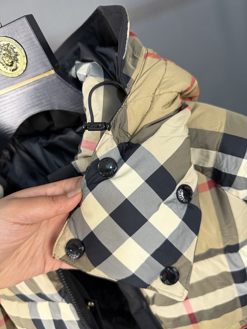 Burberry Check Hooded Puffer Jacket · ZT14037 — תמונה 10