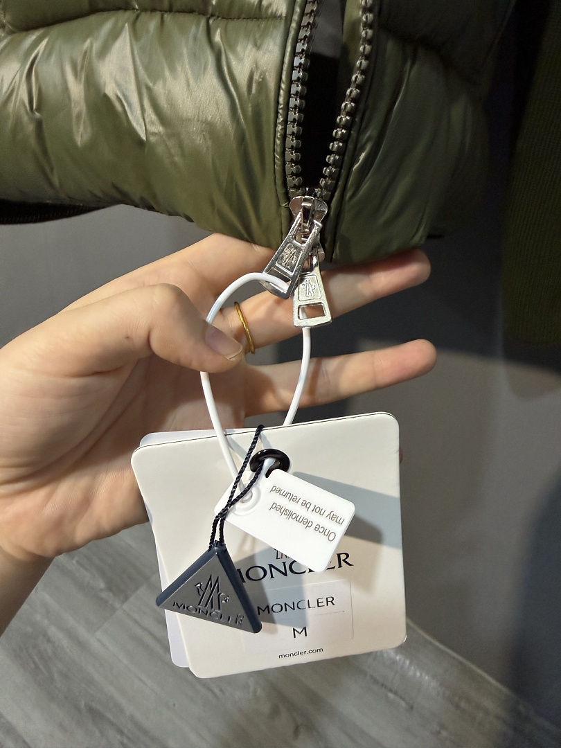 Moncler Padded Wool Zip-Up Cardigan · ZT14044 — תמונה 10